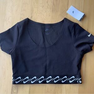 NEW Nike Women's Black and White Crop Top with SWOOSH band